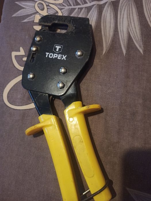 Просікач для металевого профілю [під гіпсокартон], 260 мм, TOPEX (43E1