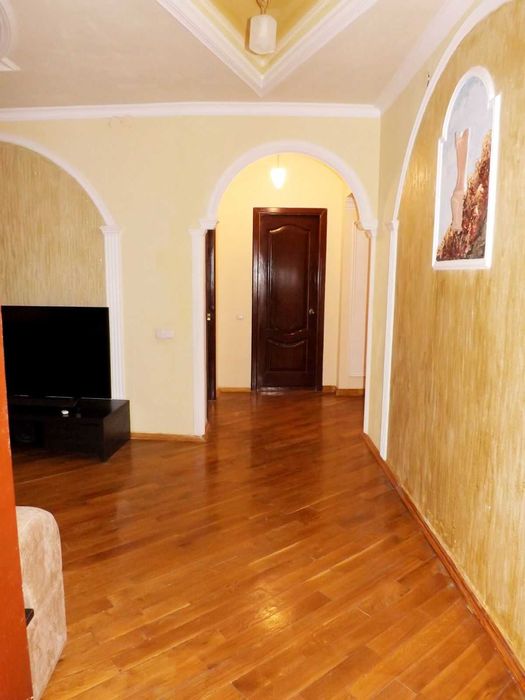 ЖК Чайки  улица Лобановского продам 3х кв. 120м2 метро Житомирская