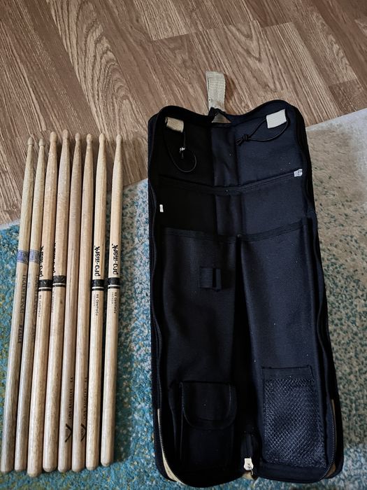 Bateria Eletrónica Yamaha DTX402K + Banco + Auscultadores Roland + Baquetas