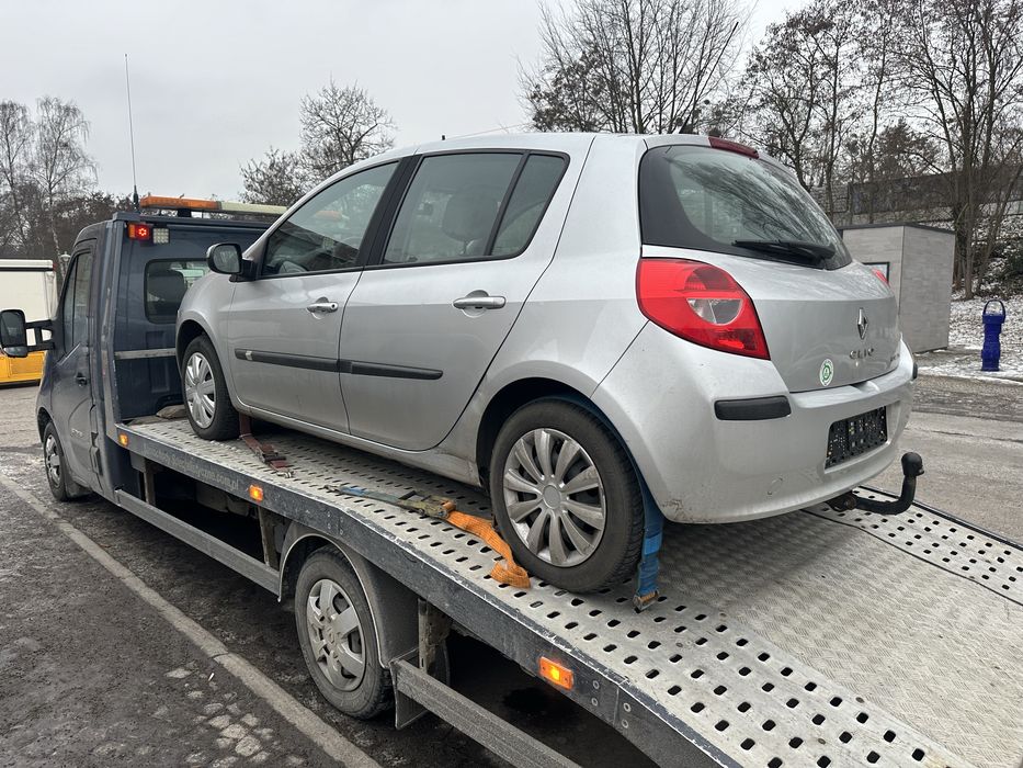 Renault clio III 1.6 16V benzyna