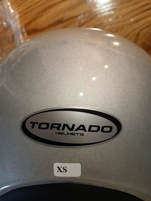 Sprzedam kask nowy