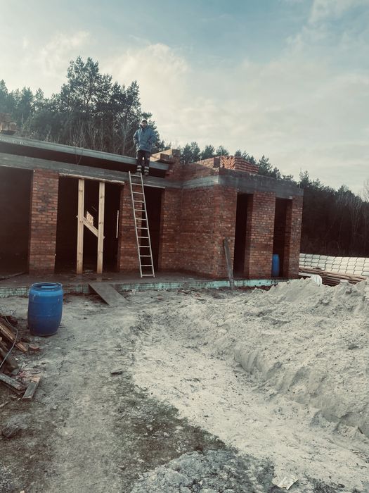 Кирпичьная кладка кровельние роботи