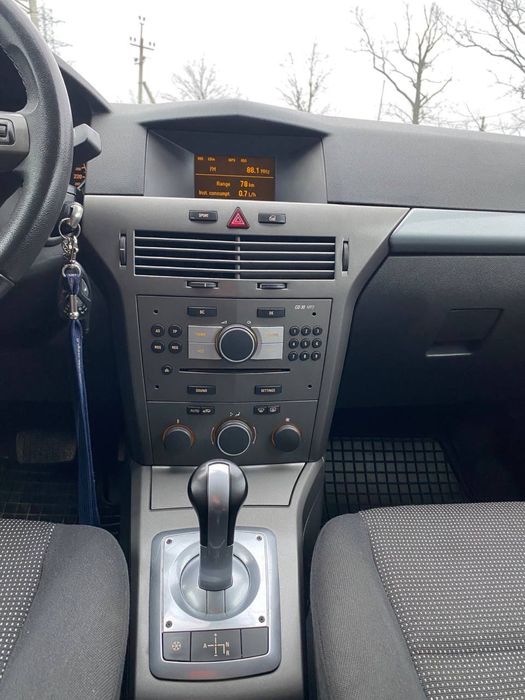 В Дуже Гарному Стані OPEL Astra H 1.6 Бензин На Автоматі! 140тис км