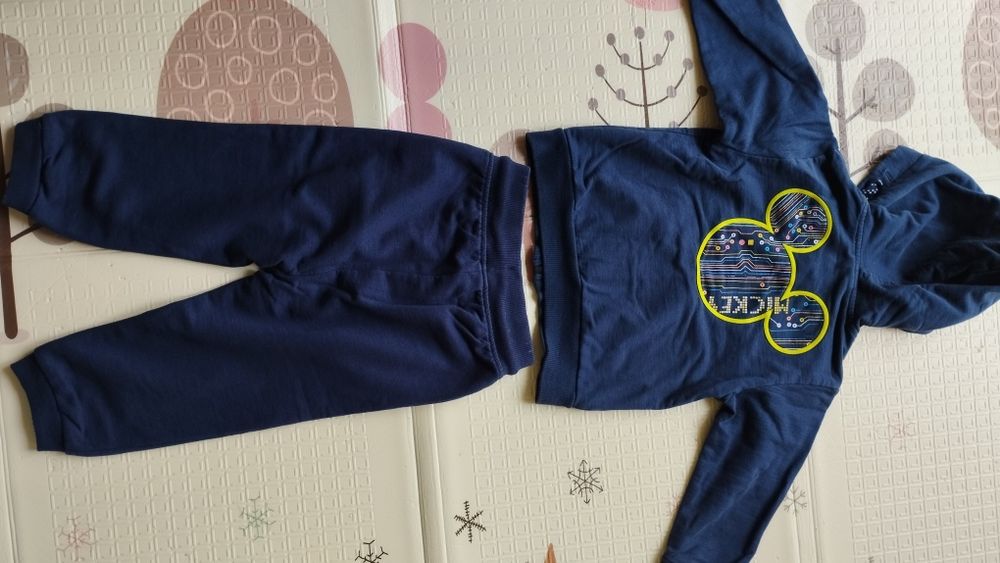 Fato treino Mickey bebé 18-24 meses