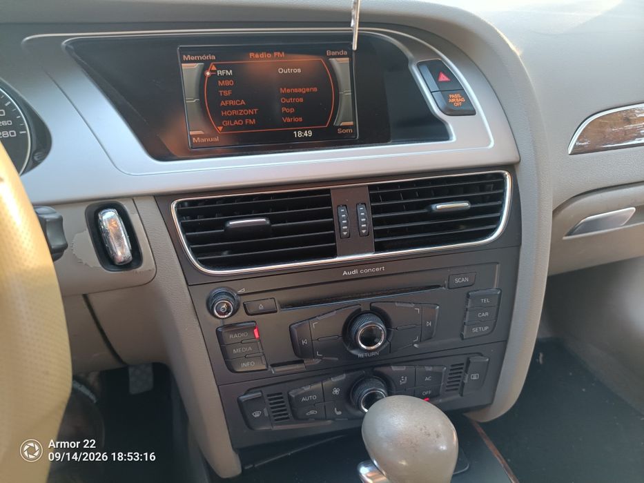 Audi A4 b8 ,com motor fiável apesar dos quilómetros , possível trocar por carrinha de 3 lugares
