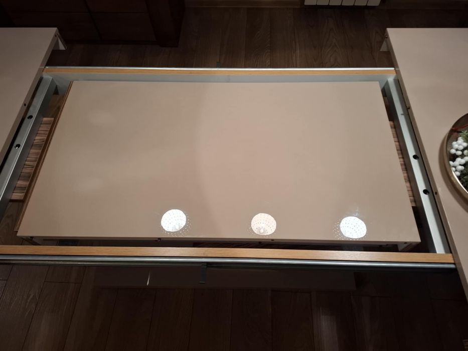 Nowoczesny rozkładany stół + krzesła gratis