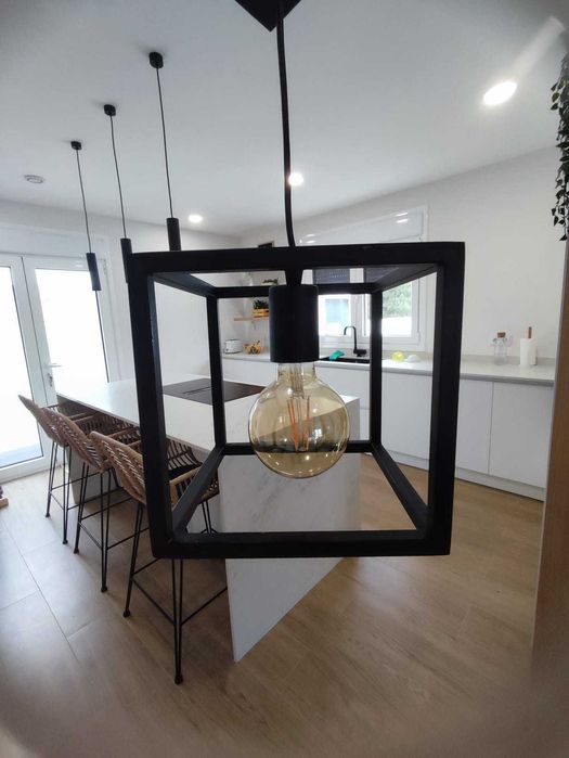 Candeeiro suspenso industrial preto metal