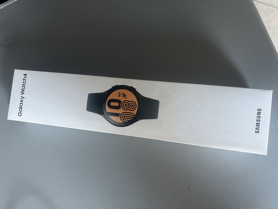 Galaxy Watch 4 44mm jak nowy