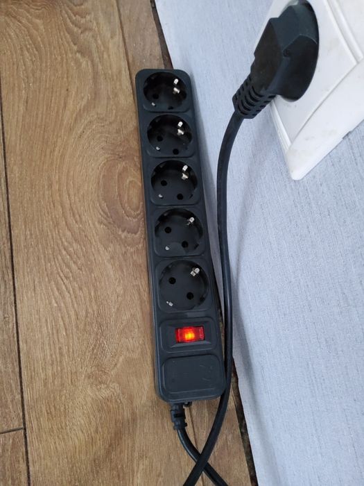 Мережевий фільтр, подовжувач, удлинитель GEMBIRD 5 розеток, 4,5 метри