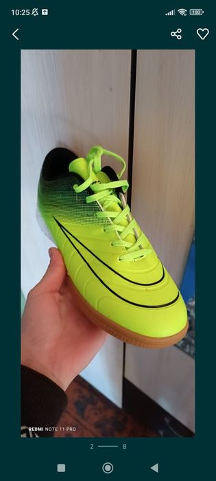 продам футзалки найк в дуже гарному стані на фото видно розмір(45)-по