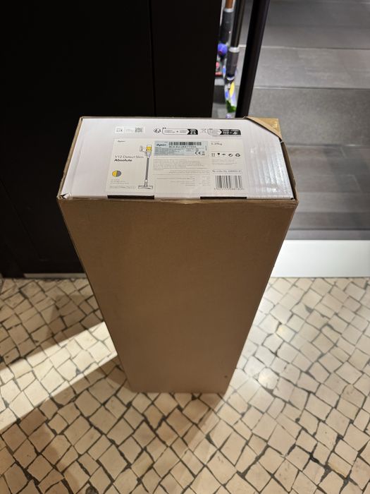 Aspirador vertical v12 dyson