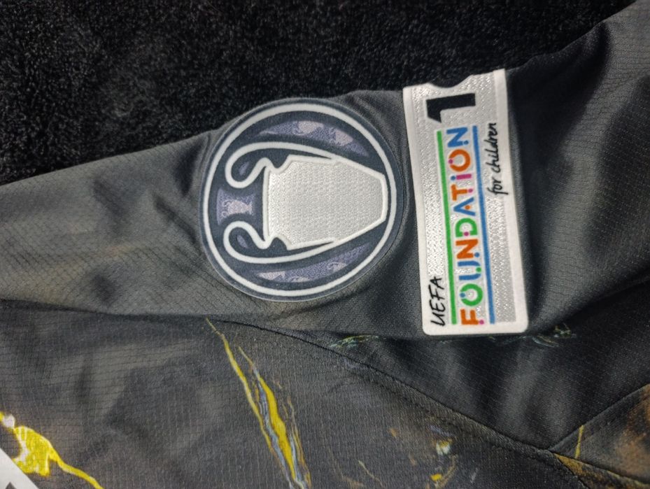 Camisola Vitinha 17