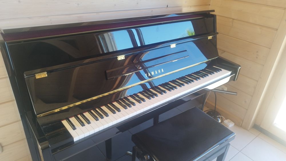 Piano Yamaha vertical B1 como Novo