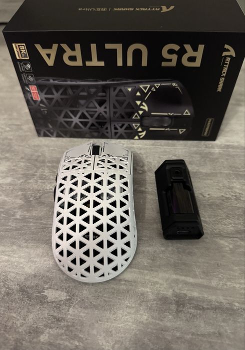 Мишка Attack Shark R5 Ultra PAW3950MAX з карбону бездротова ігрова
