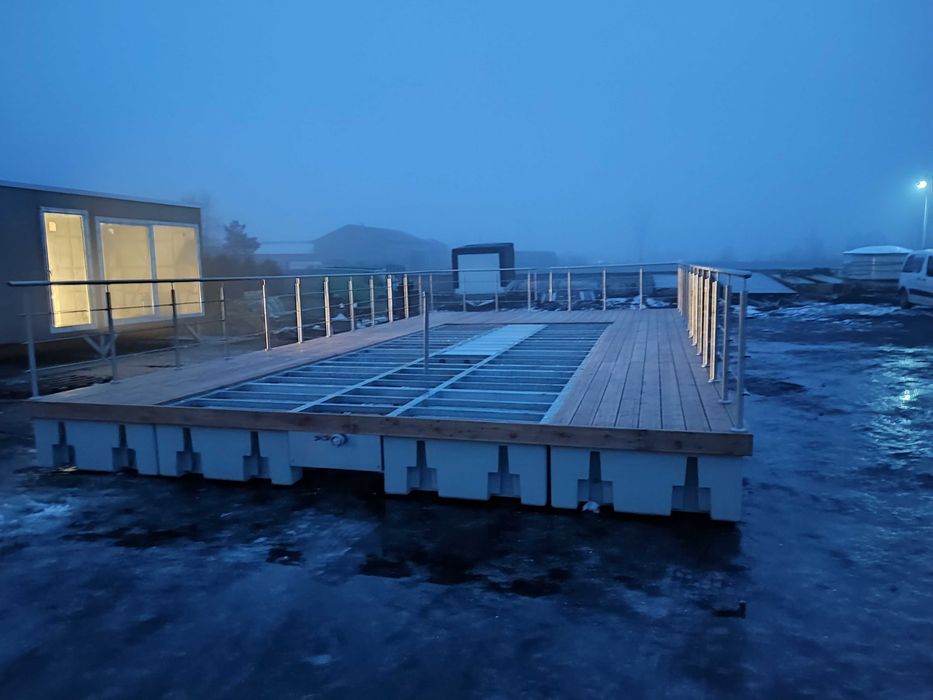 Houseboat Kontener Pływak Pomost Platforma Domek Pływający Camping