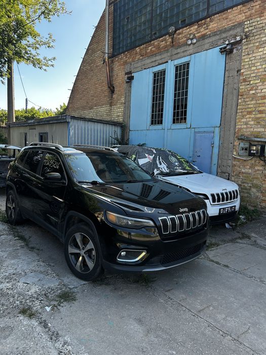 Капот дверка крило ляда Jeep Cherokee Kl