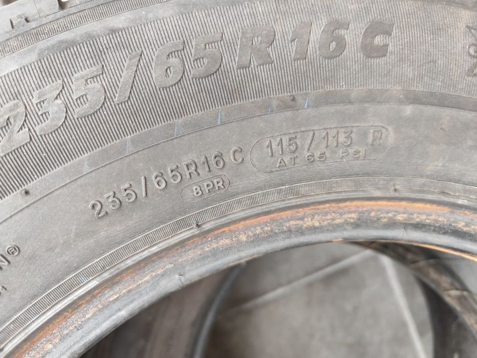 Pneus 235/6516C Michelin Agilis 75% piso