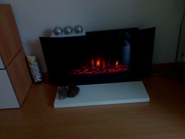 Lareira contemporânea suspensa - (eléctrica).