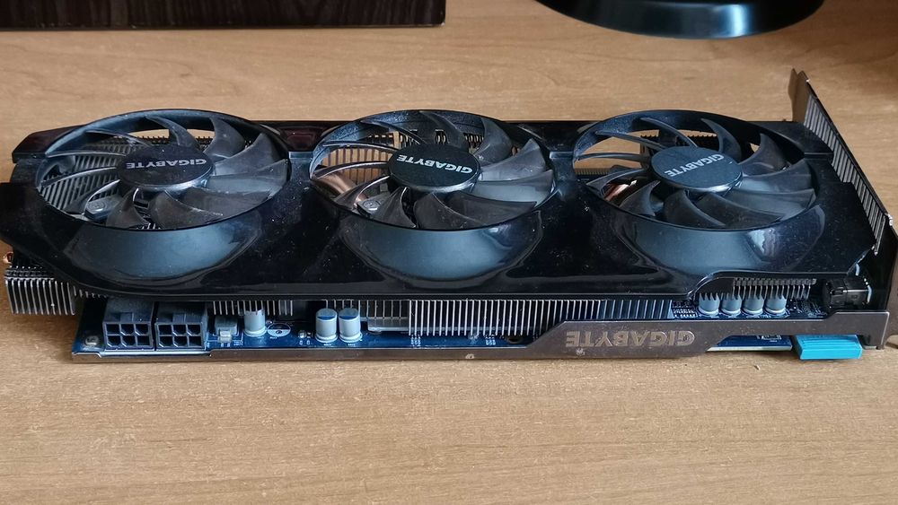 Відеокарта Gigabite HD 7870 2 gb oc