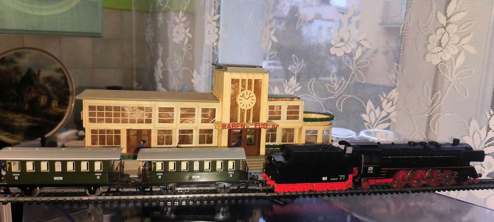 Lokomotywy BR-44 DB i BR-01 182 + Loko. Amtrak USA i wagon Mitropa  HO