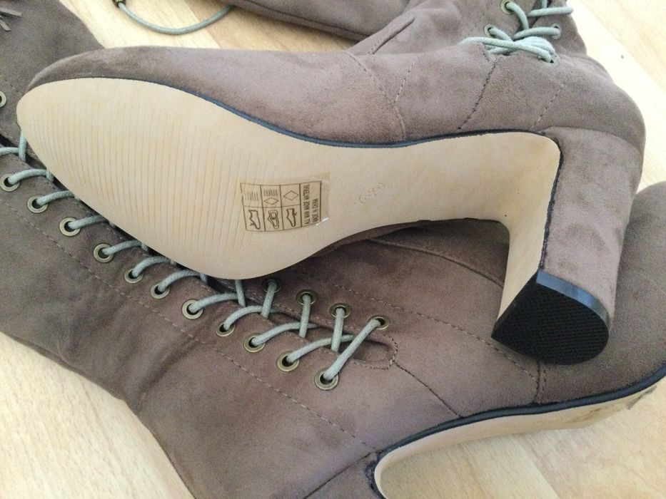 Kozaki nowe za kolano roz 38 made in UK zamszowe