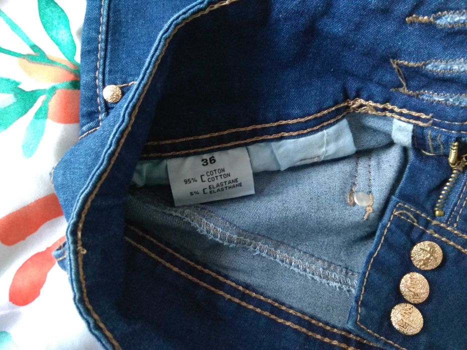 Jeansy damskie rozszerzane  36 + bluzka Carry