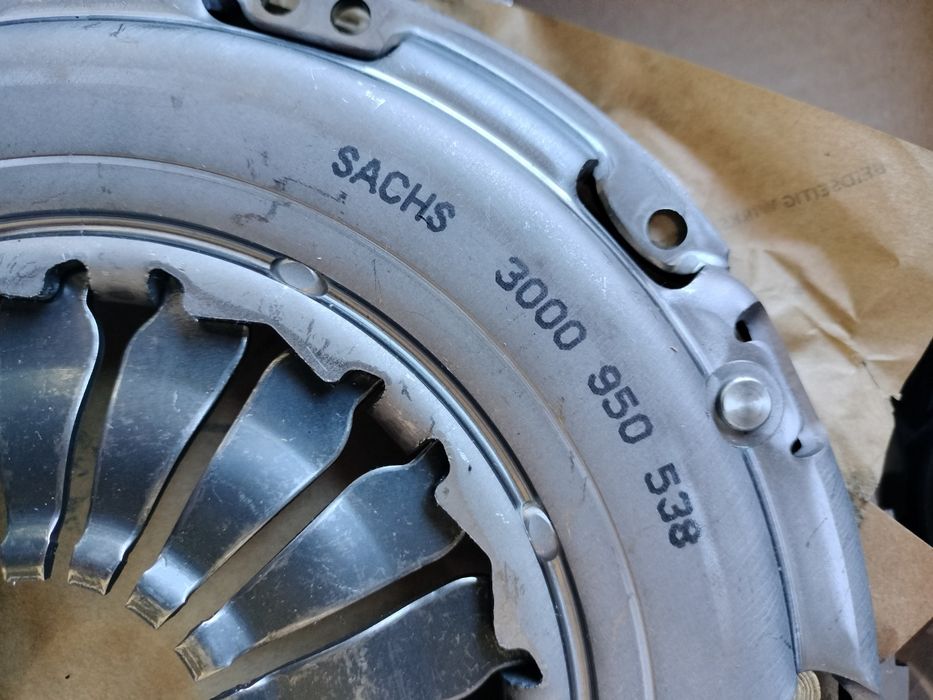 Kit de Embraiagem com volante bimassa para motores Renault 1.5 DCI - Novo