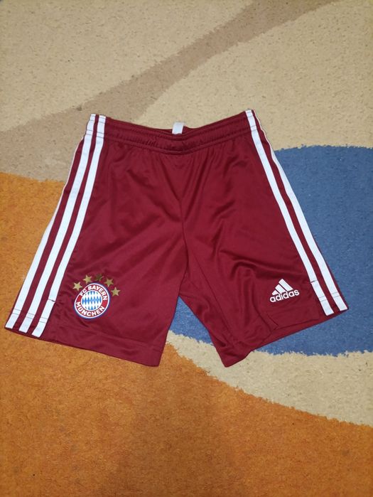 Форма футбольного клубу Bayern(Баварія)