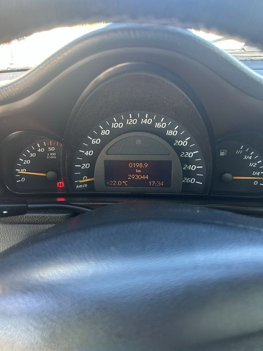 Mercedes C220 sportcoupe com 290 km