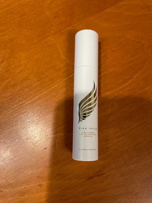 Bezbarwny błyszczyk powiększający usta- Efekt Volume & Shine