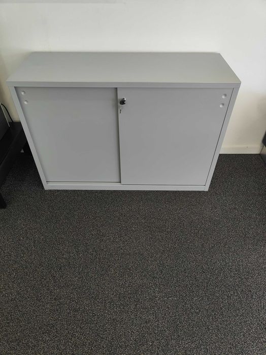 Escritorios: Secretarias-Cadeiras-Moveis