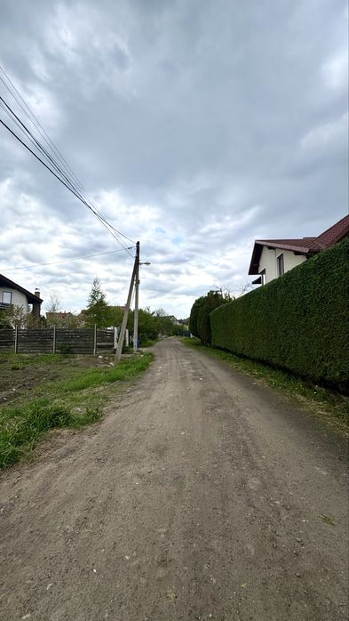 Продаж ділянки під будівництво  в Брюховичах