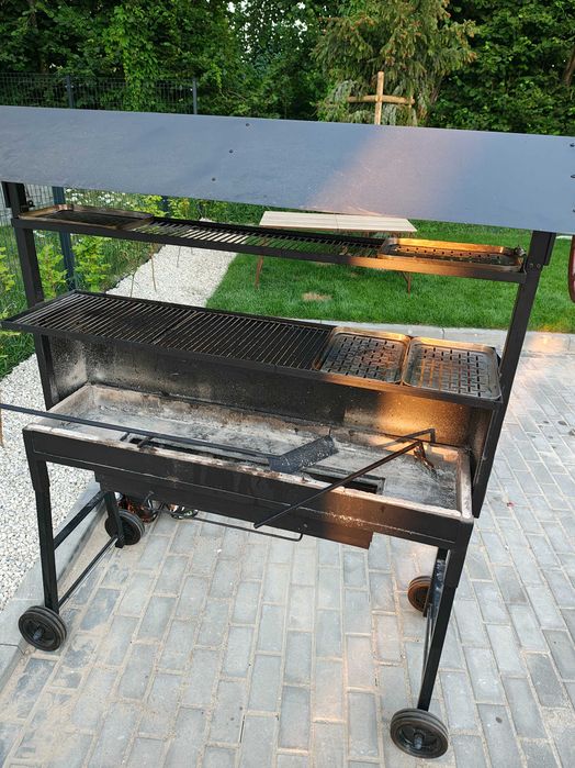 Grill ogrodowy węglowy na kółkach własnej konstrukcji