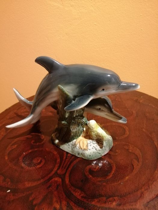 Delfiny porcelanowe