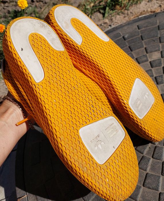 кросівки adidas Pharrell Williams Tennis Hu