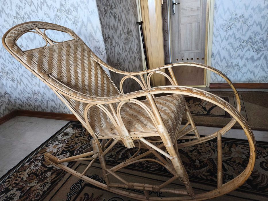 Wiklinowy fotel bujany