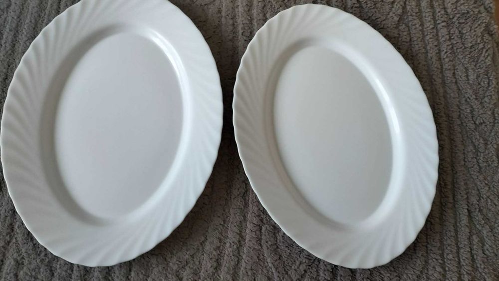 2 białe półmiski Arcopal dł 34,5 szer.26