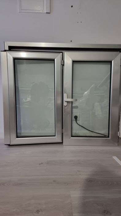 Janela alumínio prata64738353556097121