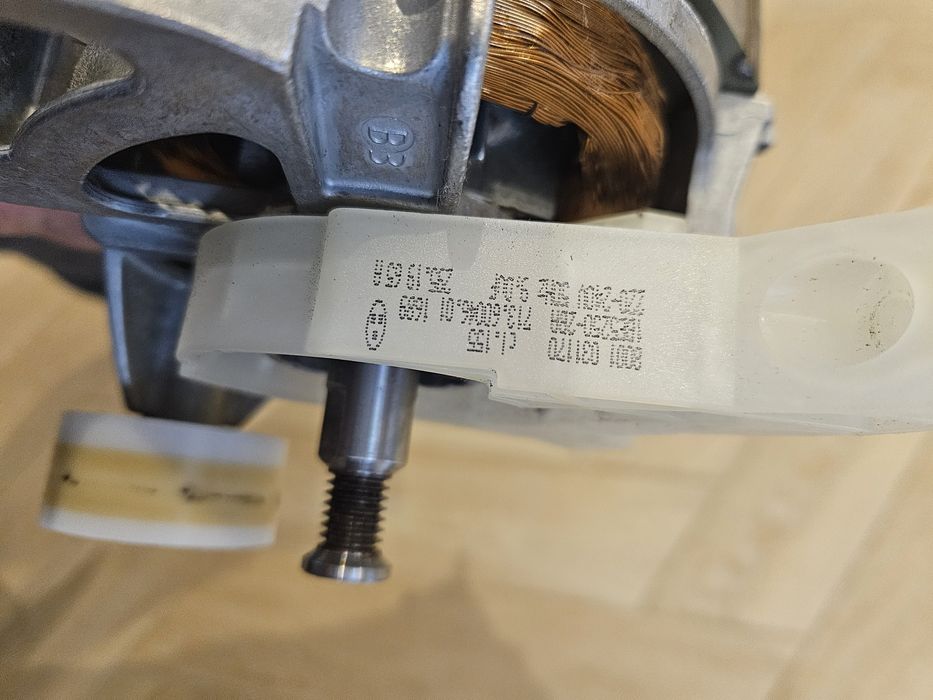 Silnik suszarki Bosch Serie 6 WTW8546EPL