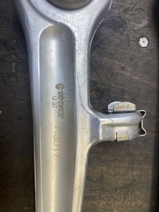 Рычаг нижний пасат б5 ауди а6с5 шкода супер б