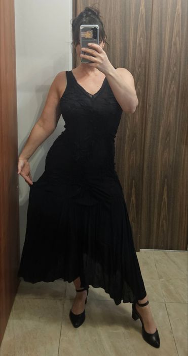 Czarna sukienka maxi koronka Zara