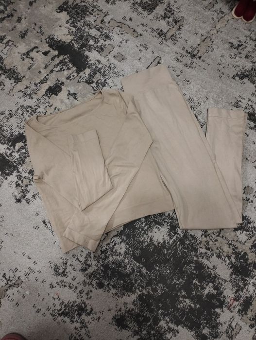 Костюм бежевий жіночий