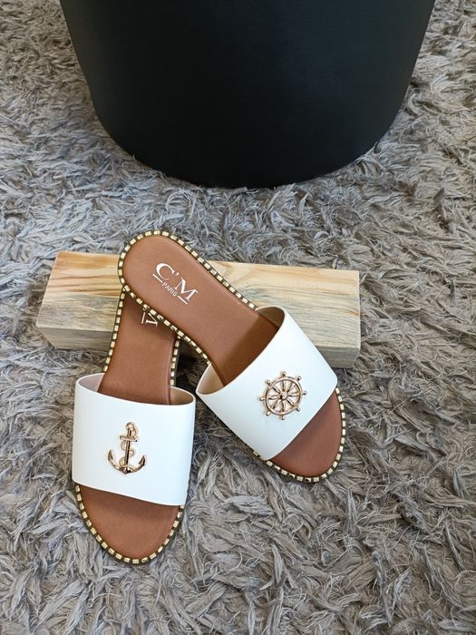 Białe skórzane klapki damskie R 40