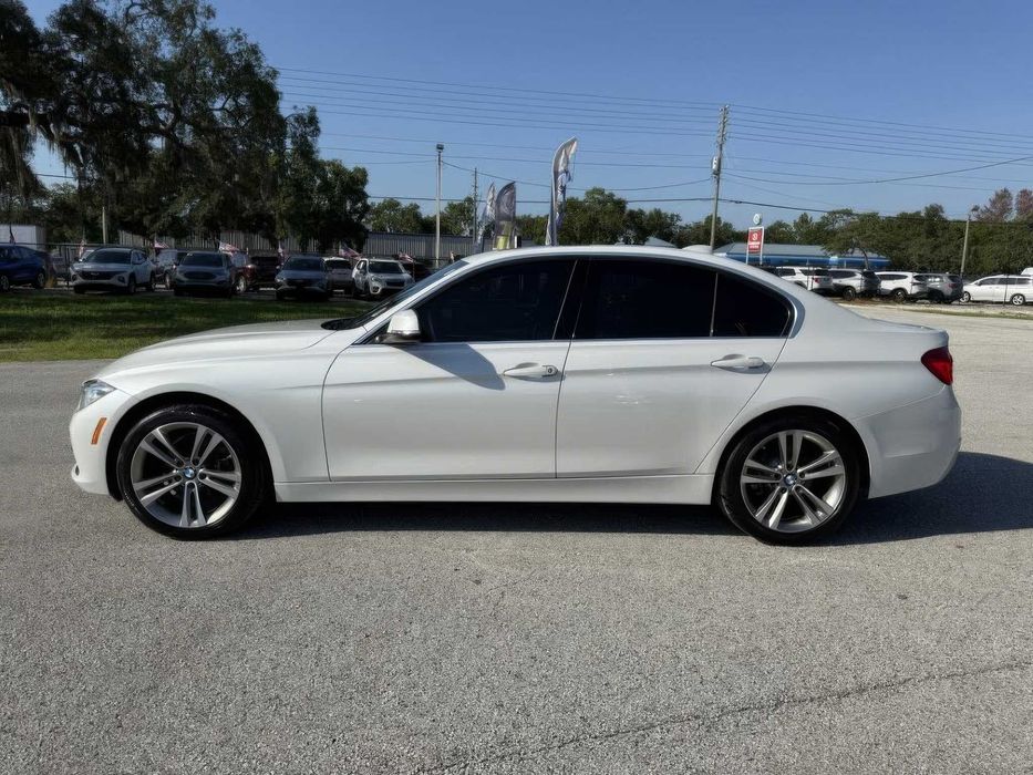 BMW 3 Series 330i      2018
