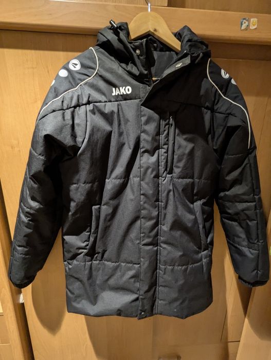Продаю куртку спортивну зимову у відмінному стані фірми Jako