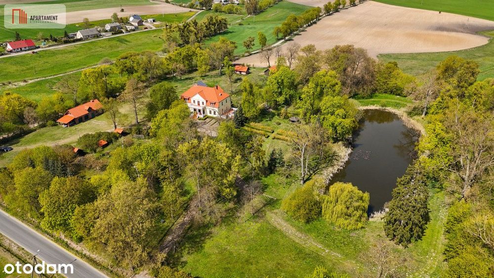 Piękny dwór z parkiem i stawem – 3,34 ha