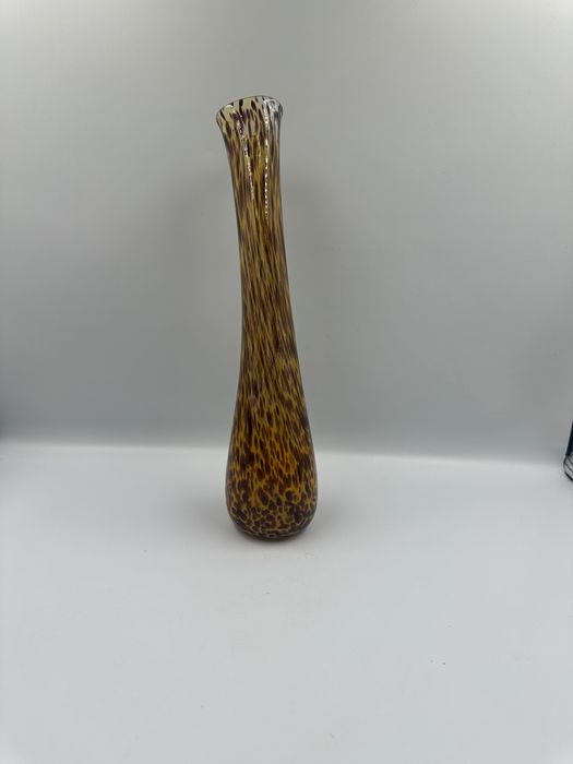 Szklany wazon w stylu boho glamour, cętkowany wzór