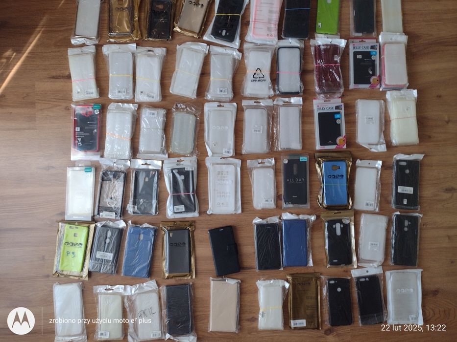 Sprzedam etui do telefonów