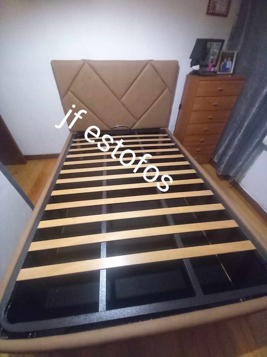 Camas estofadas fábrica