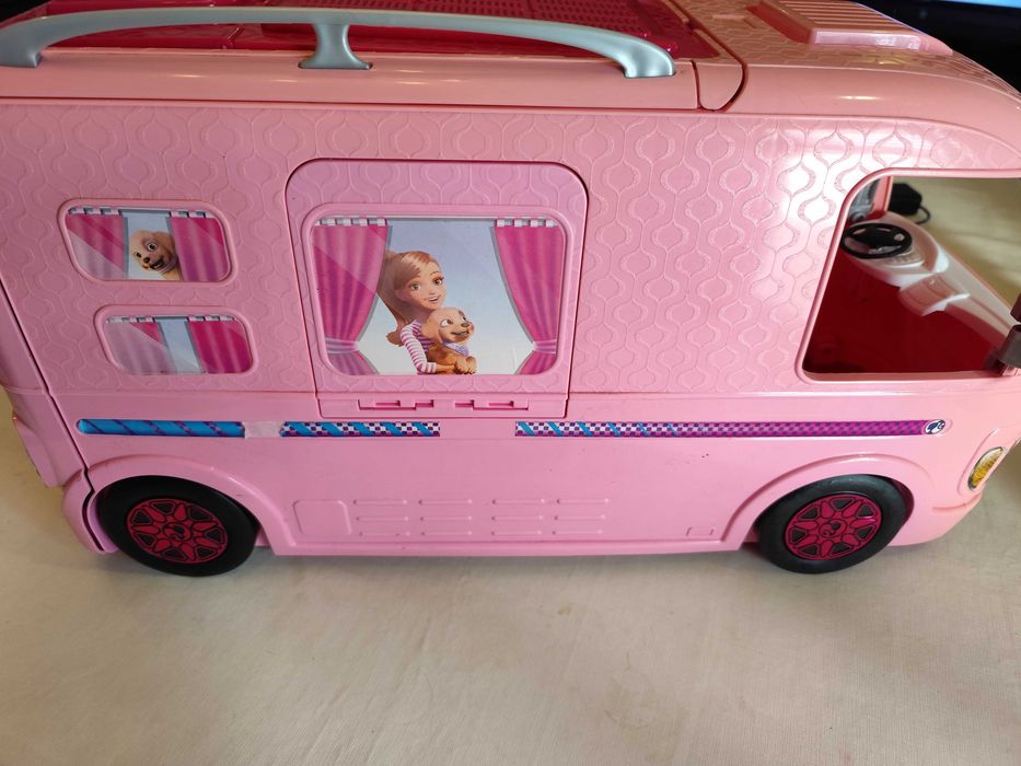 Barbie Pink Van